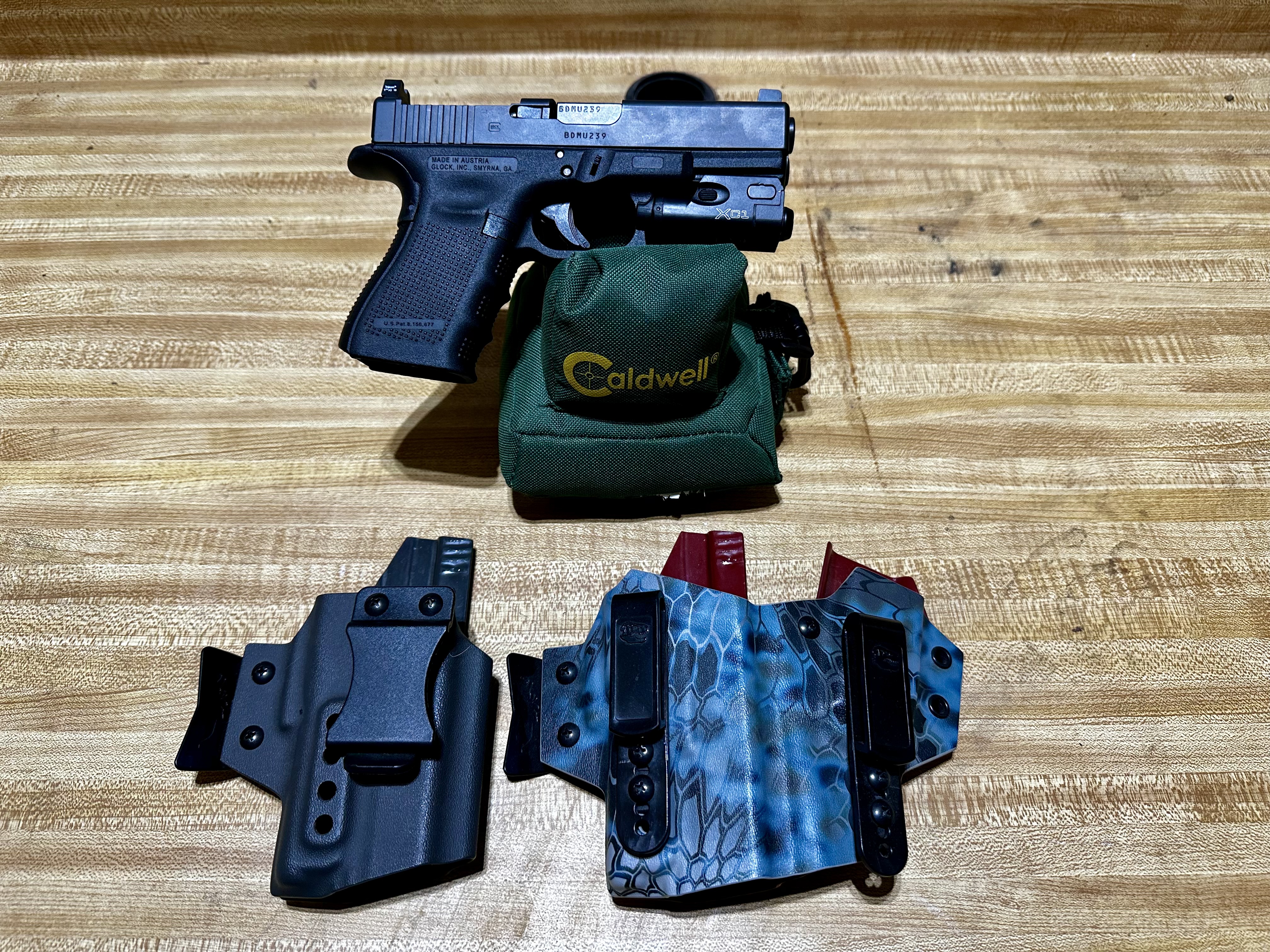 4Sale] - Glock 19 w/ surefire XC1 and holsters | Oklahoma Shooters