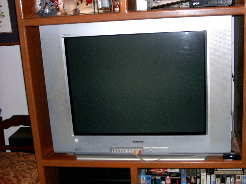 32" Sony TV, old style | Oklahoma Shooters